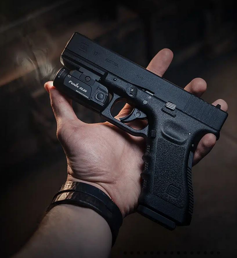 Lampe Fenix GL06 pour Arme - 600 Lumens, Montage Rapide Glock/Picatinny